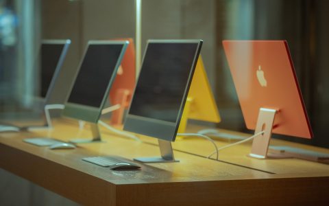 解压软件别再装盗版 WinRAR 了：4 款免费开源压缩工具横评，谁最香